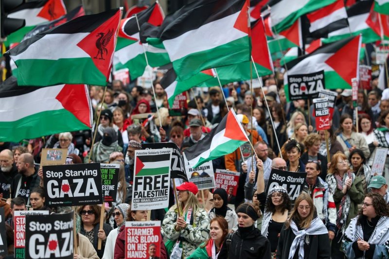 Burnham faces first test on Gaza as more than 80 MPs demand action